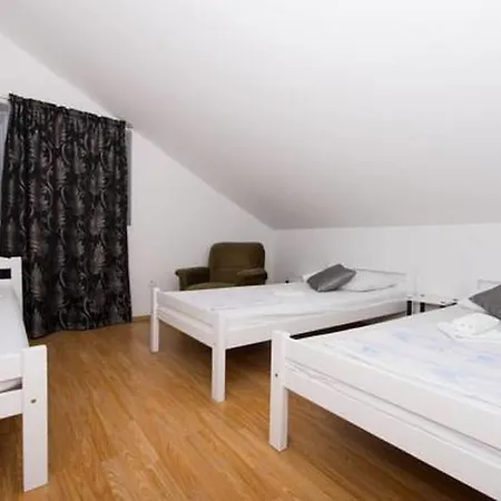 14653c アパート オクルグ・ゴルニ